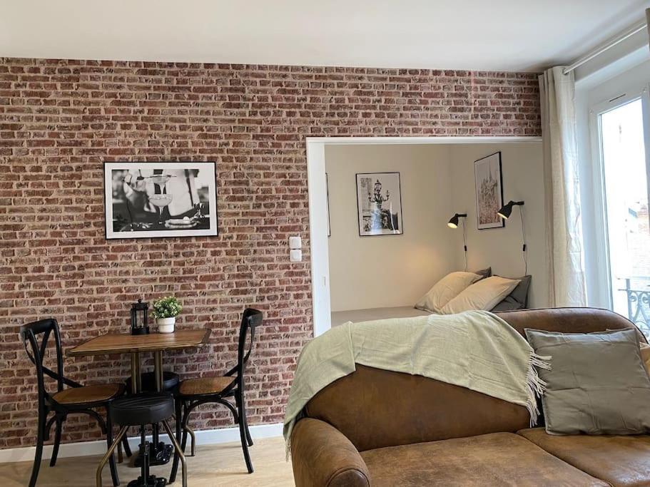 Le Paris Appart' T2 Au Centre Du Mans Le Mans Esterno foto